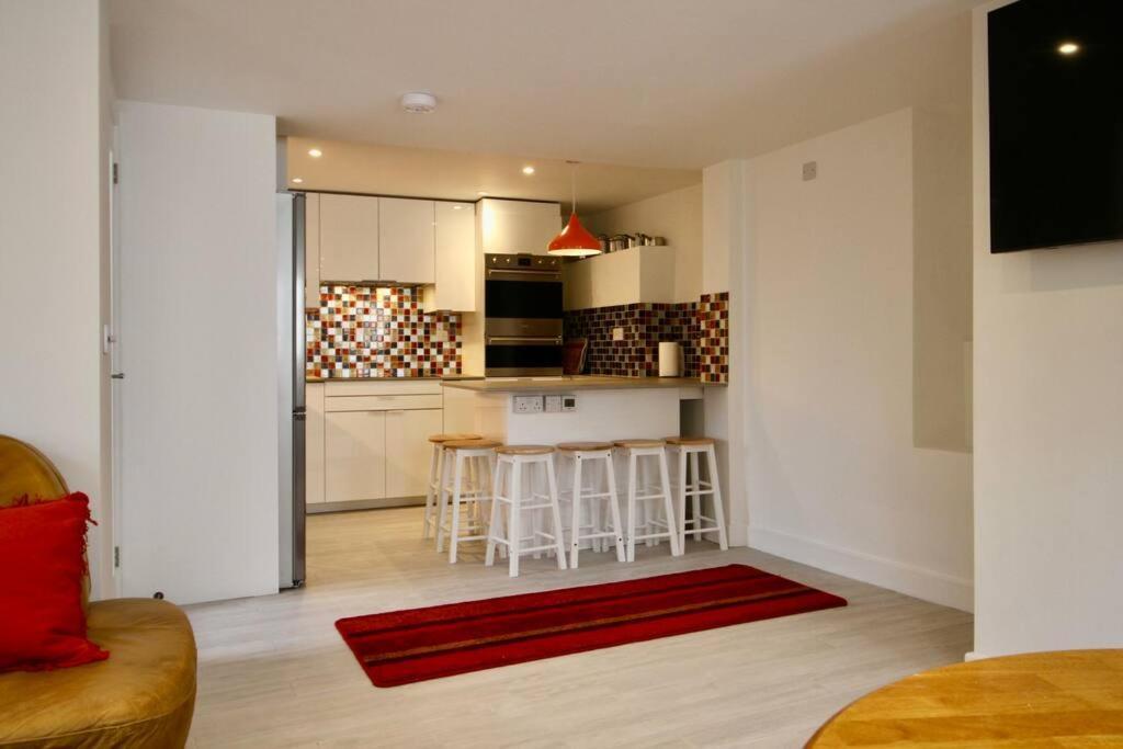 Vernon Place Town Centre, Vernon Cottage 3-Bed With Parking, 1A Vernon Court 2-Bed With Parking, 1B Studio No Parking, Off The High Street Next To Sandford Park Cheltenham Luaran gambar