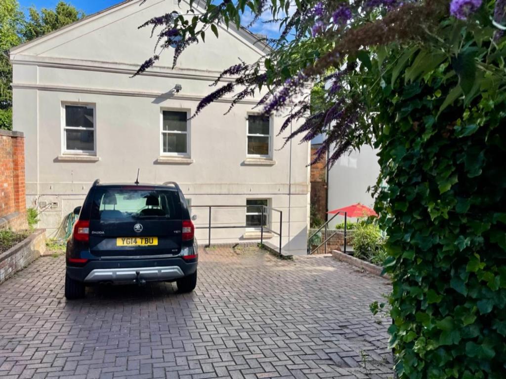 Vernon Place Town Centre, Vernon Cottage 3-Bed With Parking, 1A Vernon Court 2-Bed With Parking, 1B Studio No Parking, Off The High Street Next To Sandford Park Cheltenham Luaran gambar