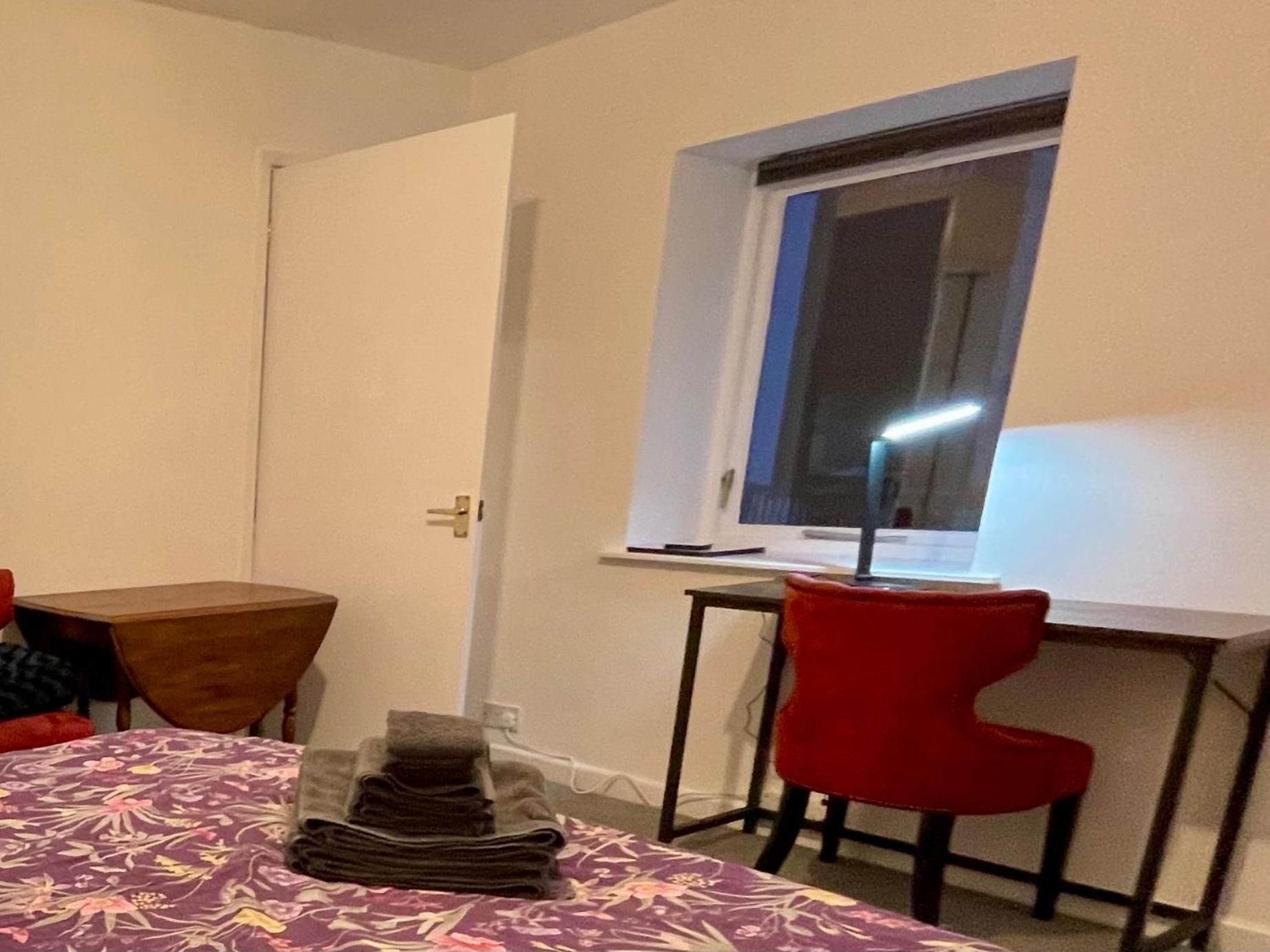 Vernon Place Town Centre, Vernon Cottage 3-Bed With Parking, 1A Vernon Court 2-Bed With Parking, 1B Studio No Parking, Off The High Street Next To Sandford Park Cheltenham Luaran gambar