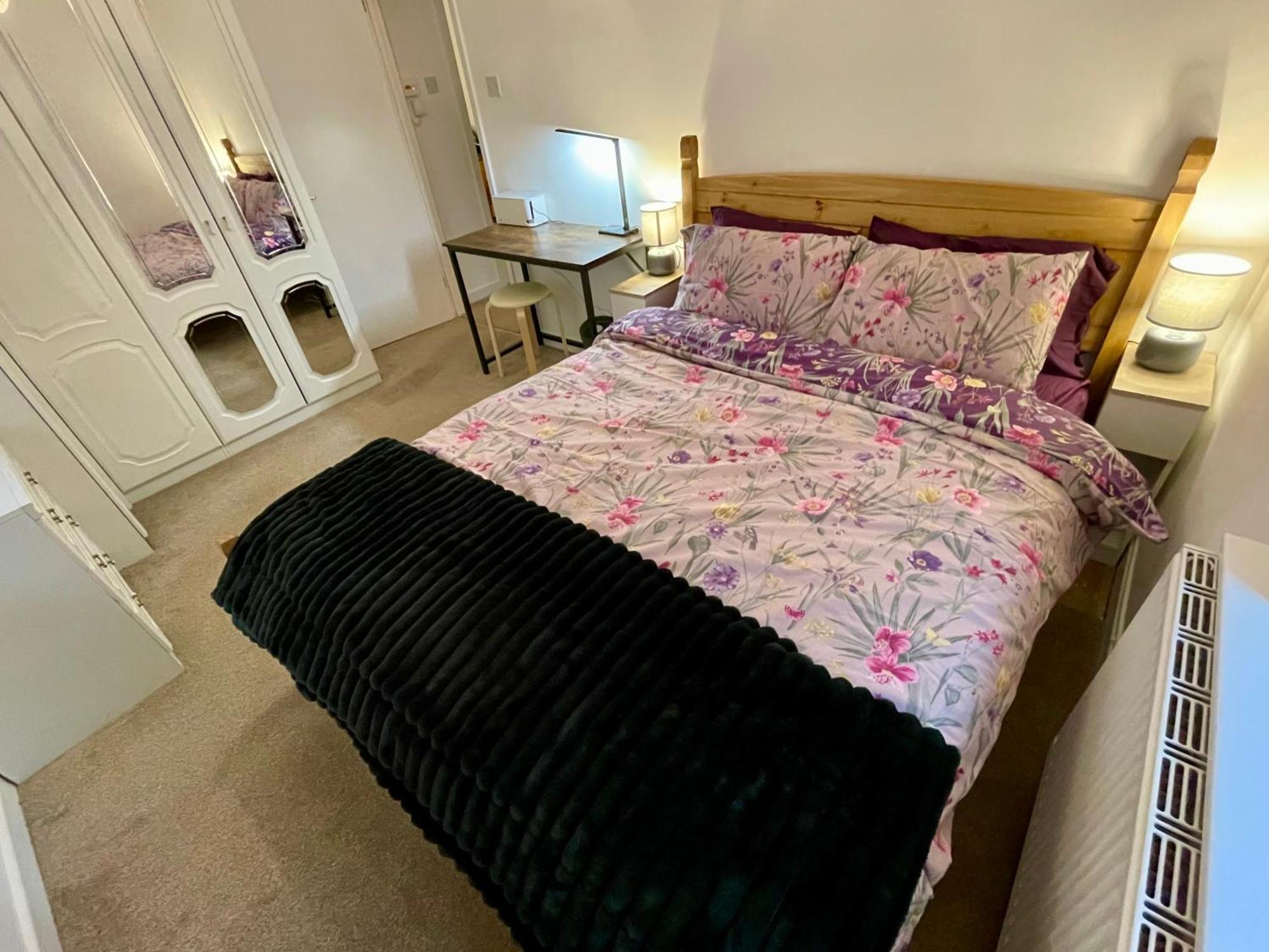 Vernon Place Town Centre, Vernon Cottage 3-Bed With Parking, 1A Vernon Court 2-Bed With Parking, 1B Studio No Parking, Off The High Street Next To Sandford Park Cheltenham Luaran gambar