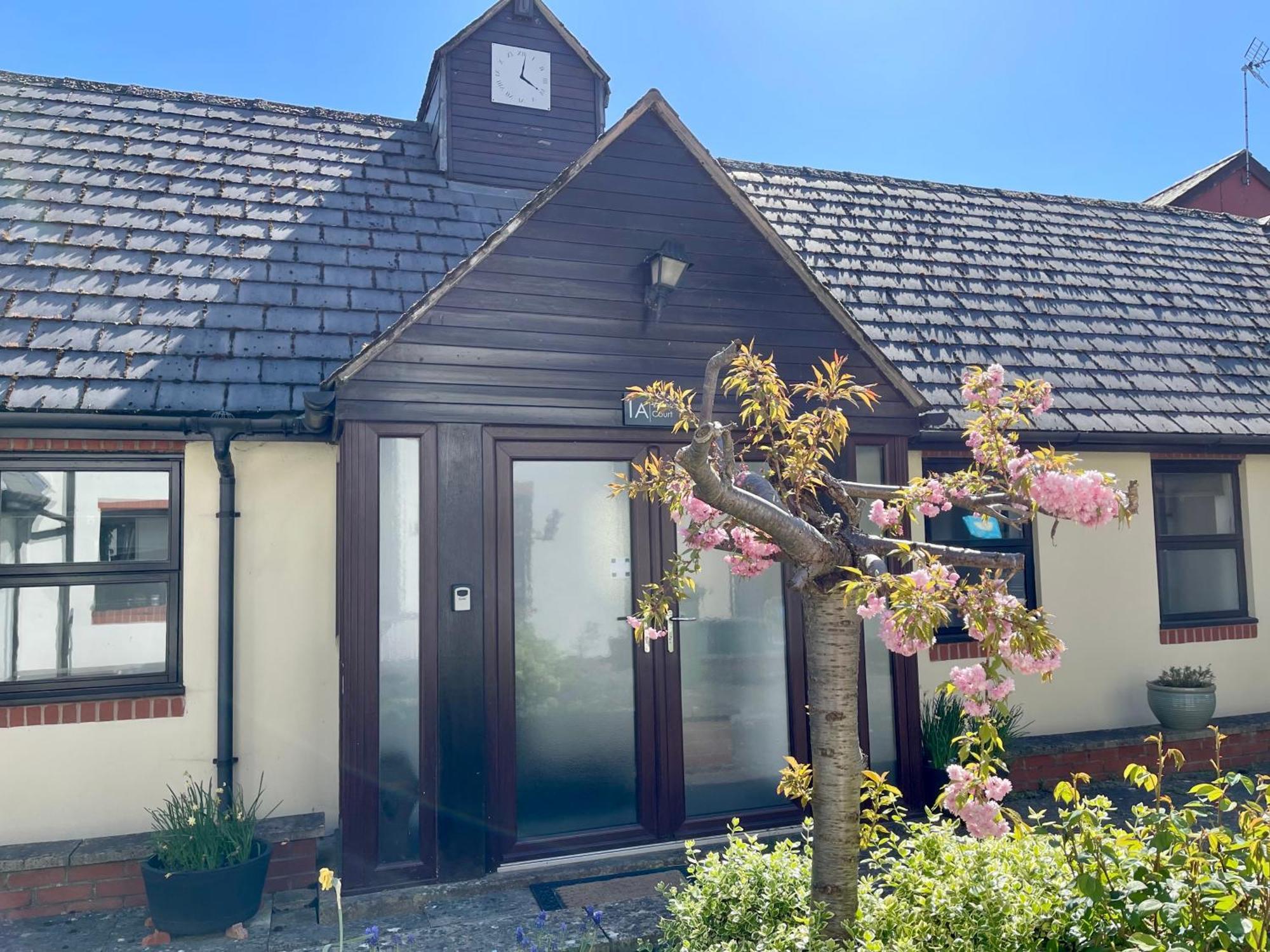 Vernon Place Town Centre, Vernon Cottage 3-Bed With Parking, 1A Vernon Court 2-Bed With Parking, 1B Studio No Parking, Off The High Street Next To Sandford Park Cheltenham Luaran gambar